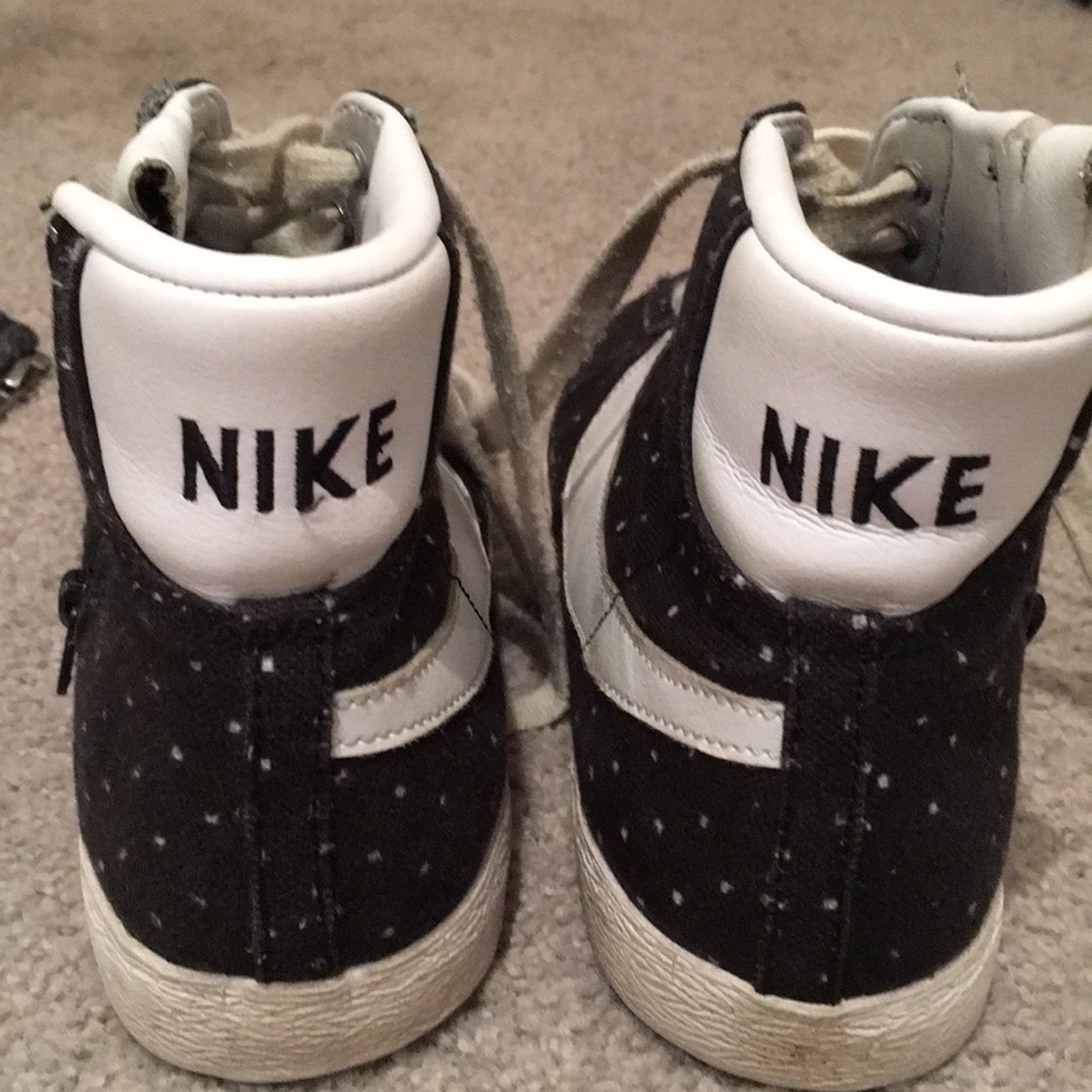 Customized Nike’s - Picture 2 of 3